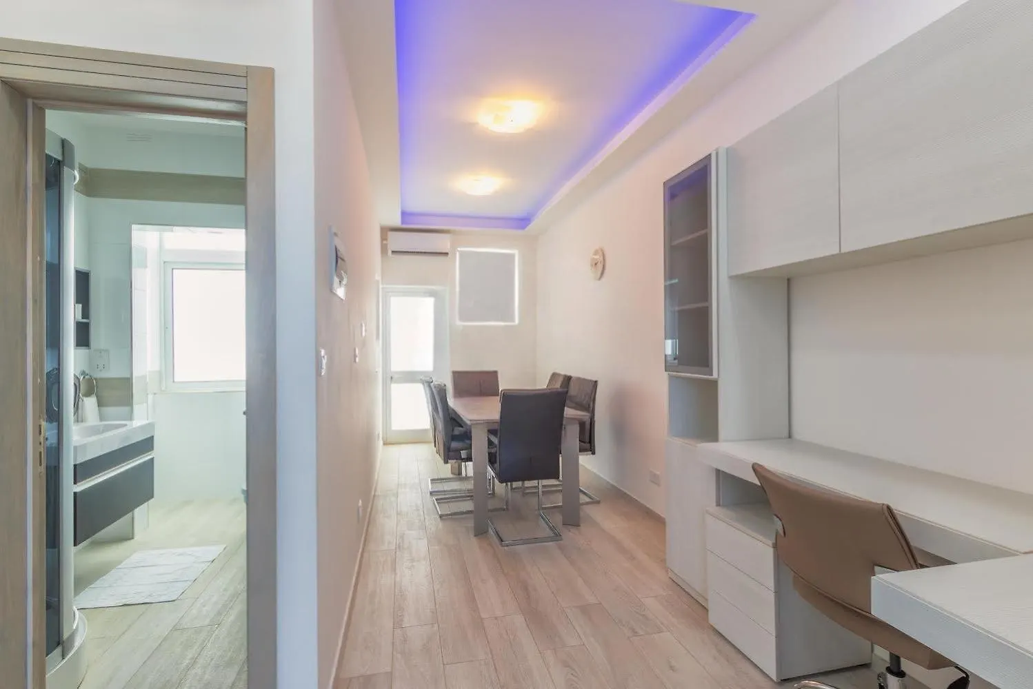 Seafront Penthouse Triplex- Roof Terrace & Hot Tub Apartman San Ġiljan 0*,
