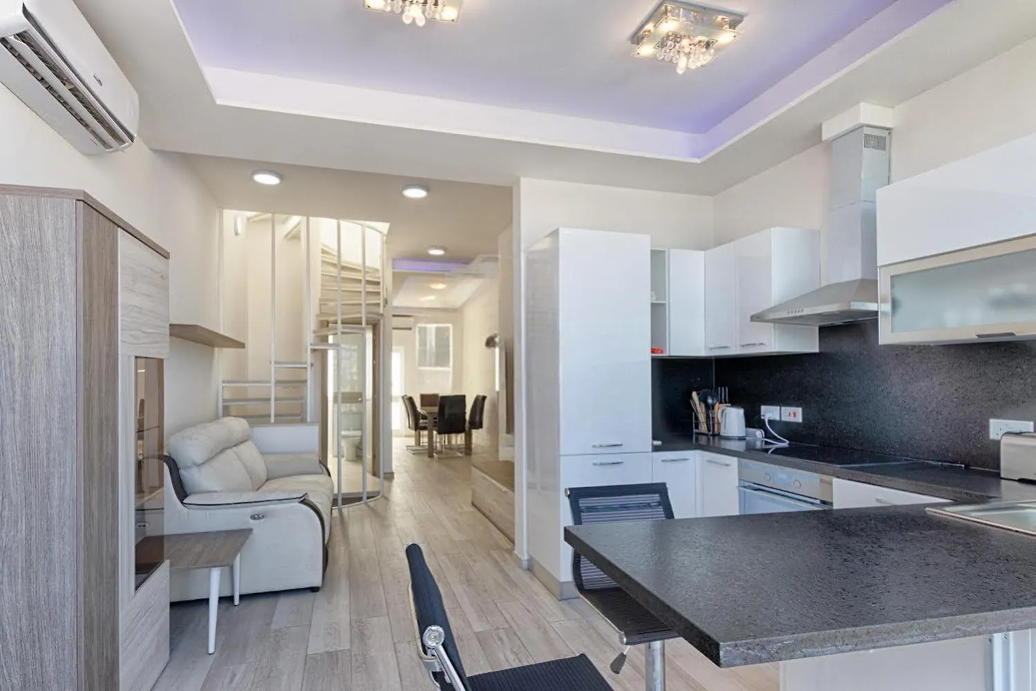 公寓 Saint Julian'sSeafront Penthouse Triplex- Roof Terrace & Hot Tub公寓