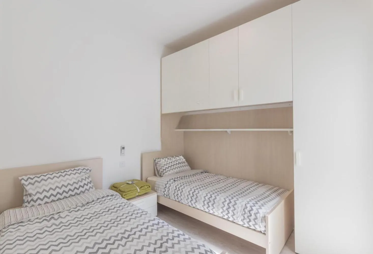 公寓 Saint Julian'sSeafront Penthouse Triplex- Roof Terrace & Hot Tub公寓 马耳他