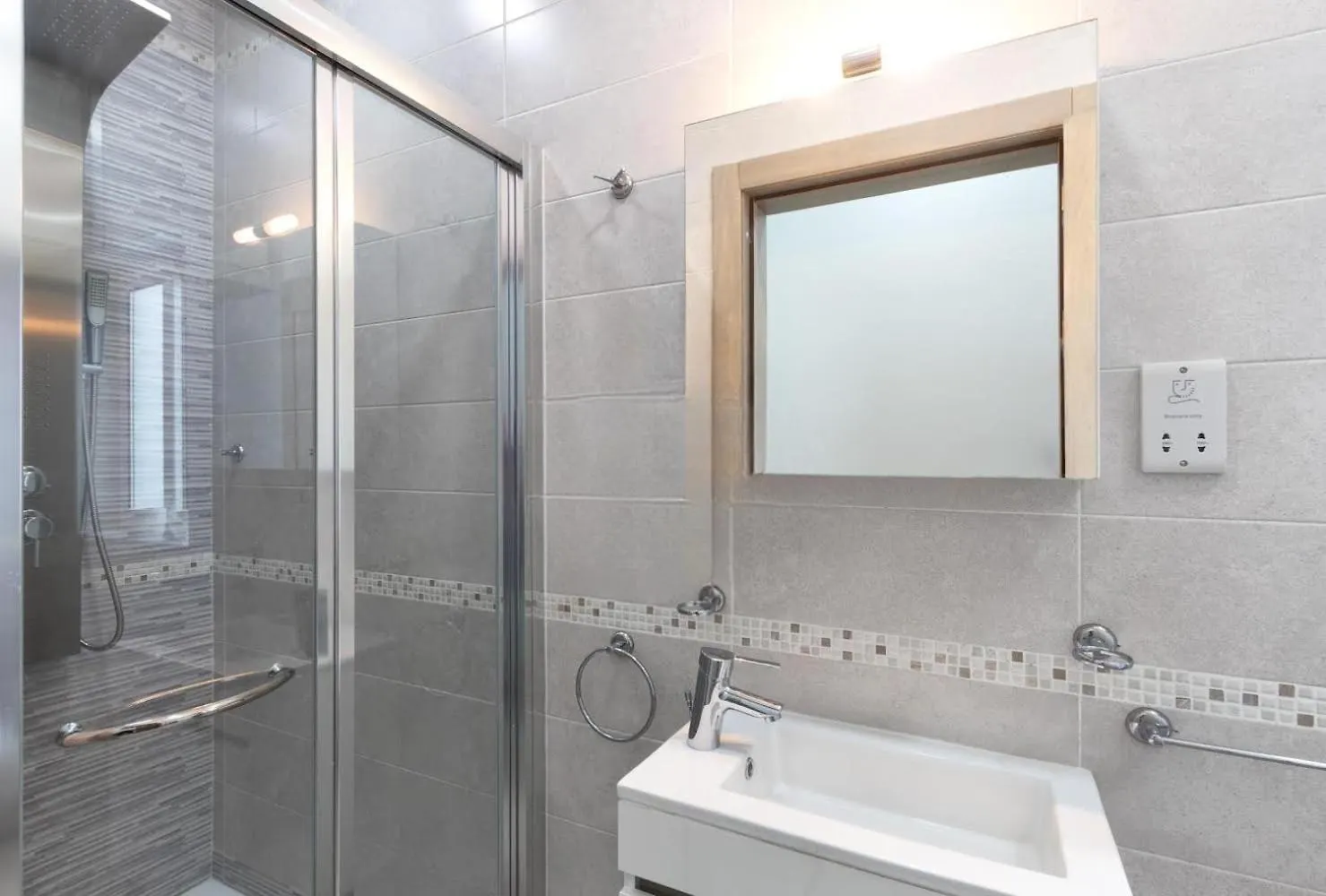 Saint Julian'sSeafront Penthouse Triplex- Roof Terrace & Hot Tub公寓 0*, Saint Julian's 马耳他